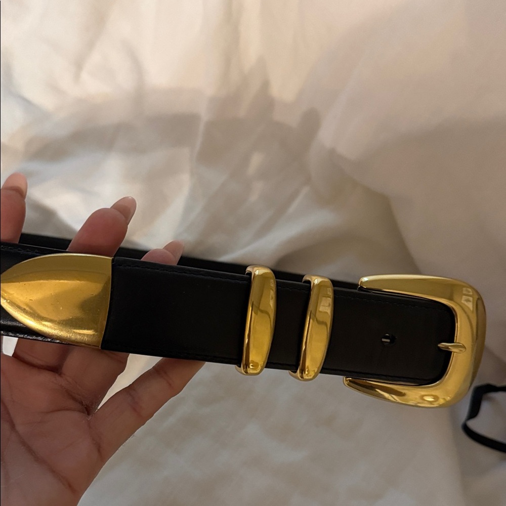 Aritzia belt - small